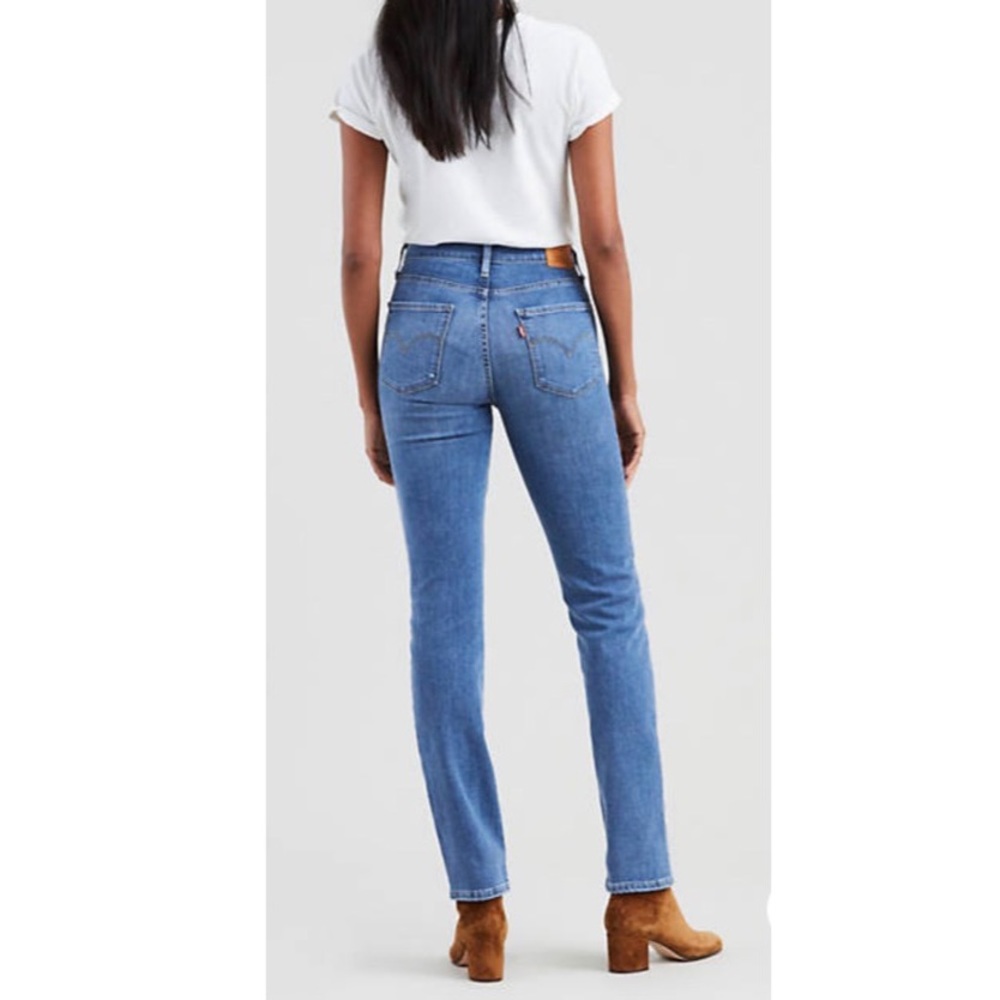 Levi’s, 724 High-Rise Straight Jeans (Size…